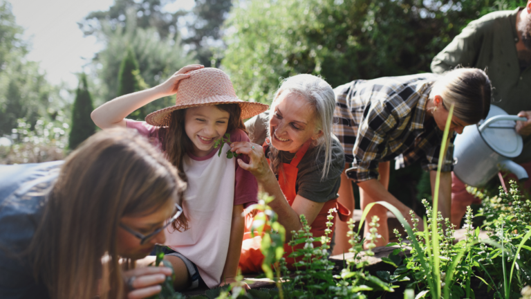 texans-in-community-park-garden-enjoying-the-sun